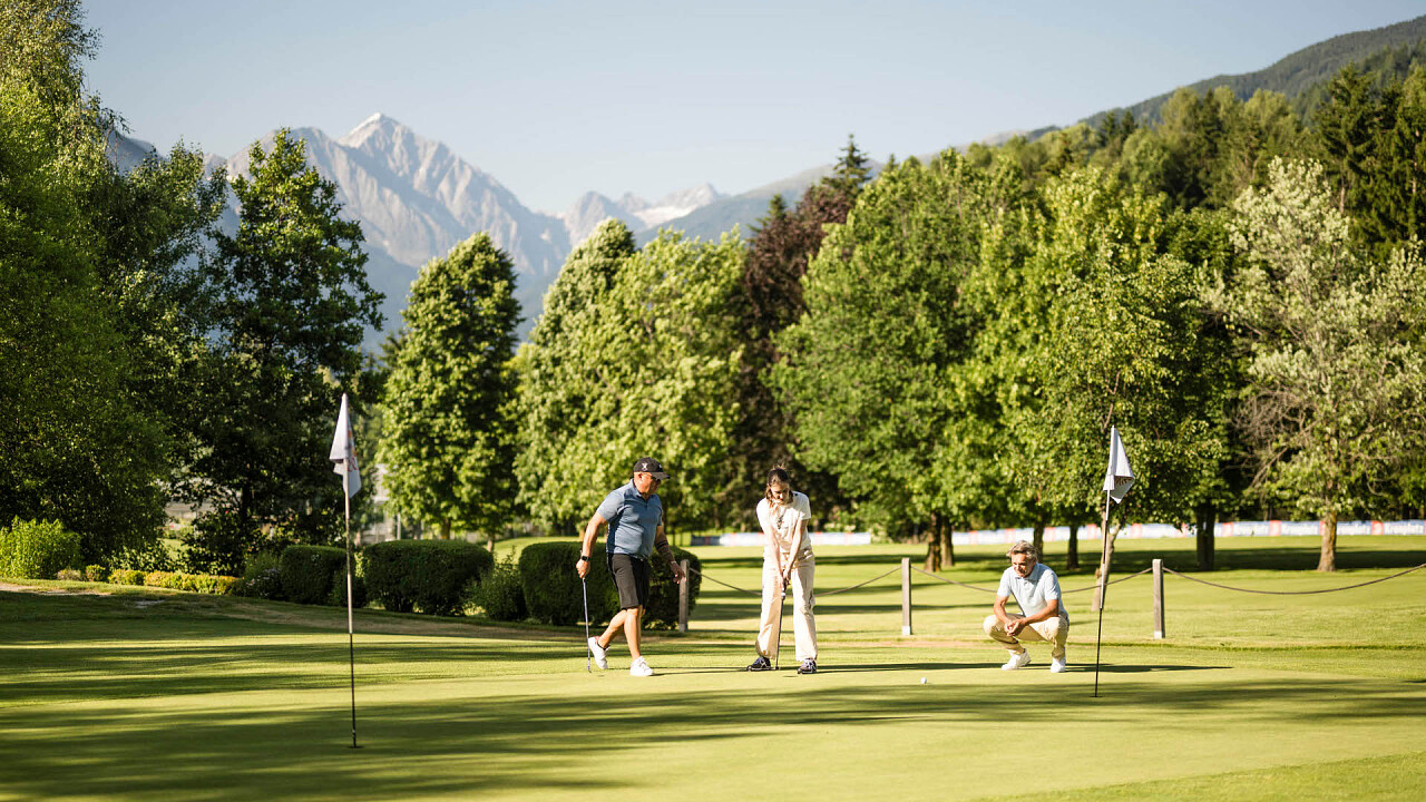 Giocatori al Golf Club Mirabell - Mirabell Dolomites Hotel . Luxury . Ayurveda & Spa