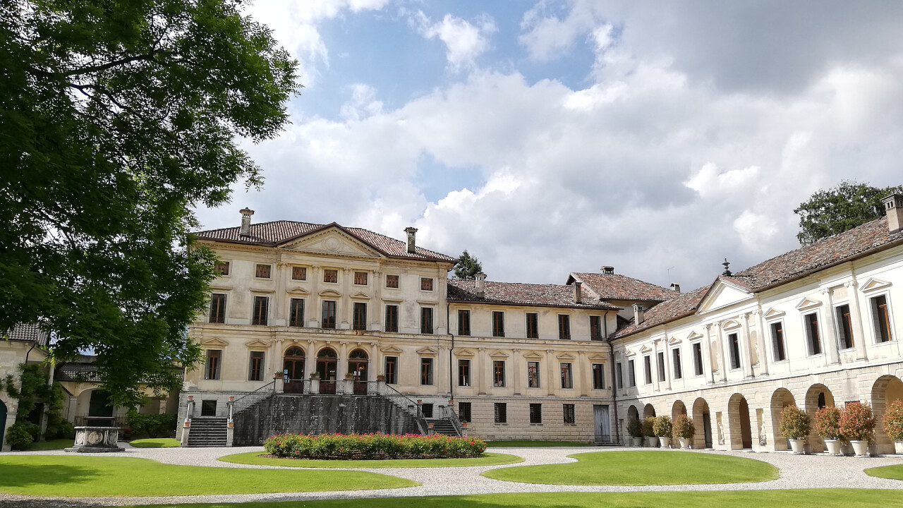 Villa con giardini - Villa di Modolo