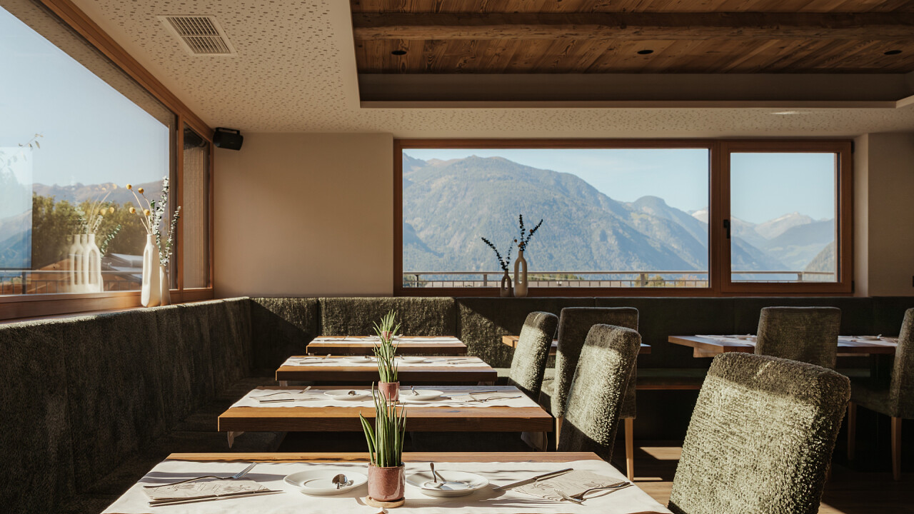 tavoli sala colazione Hotel B&B Feldmessner Riscone