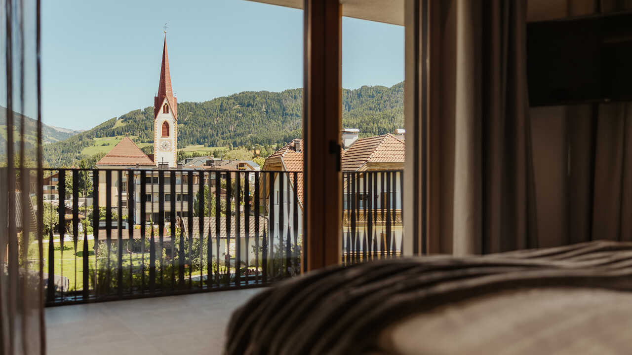 vista chiesa dalla camera Feldmessner BB Riscone