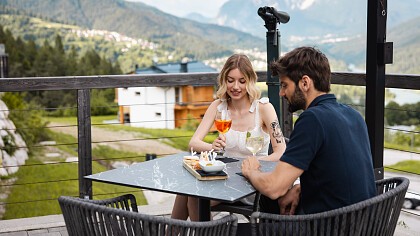 esterno estivo Locanda Giallo Dolomiti
