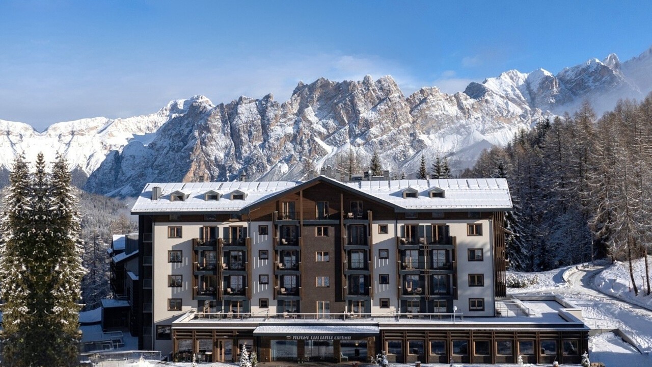 esterno inverno Hotel Tofana Cortina