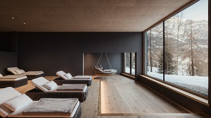 Giardino con sdrai Hotel Tofana Cortina