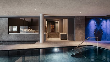 Giardino con sdrai Hotel Tofana Cortina