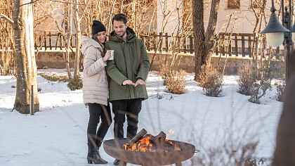 Ragazza a bordo piscina - Hotel & Benessere Windschar