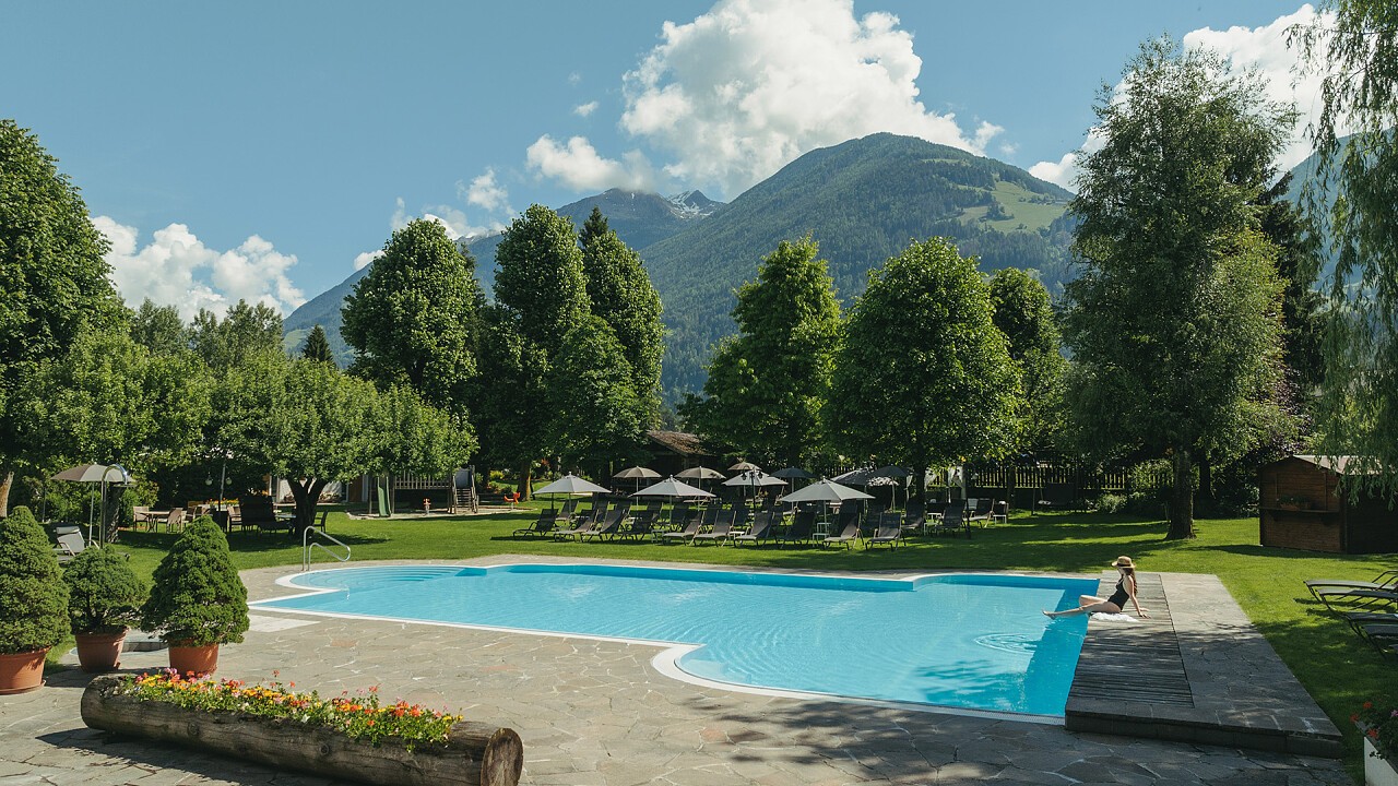 Piscina esterna estate - Hotel & Benessere Windschar