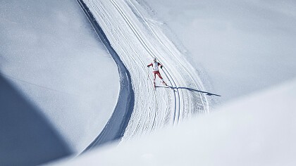 Ragazza a bordo piscina - Hotel & Benessere Windschar
