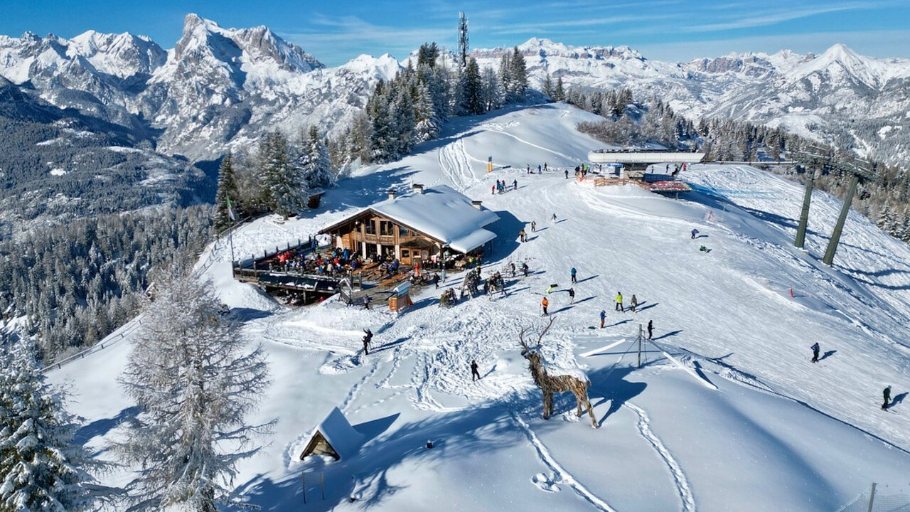 rifugio belvedere e cervo con impianti sci Fertazza inverno