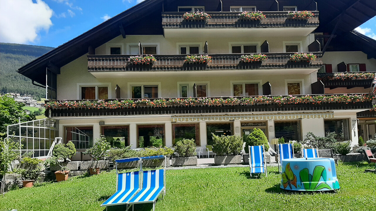 giardino_hotel_estate_rodes_hotel_ortisei