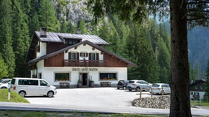 Winter Outdoor Structure - Garni Roberta