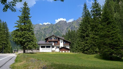 Winter Outdoor Structure - Garni Roberta