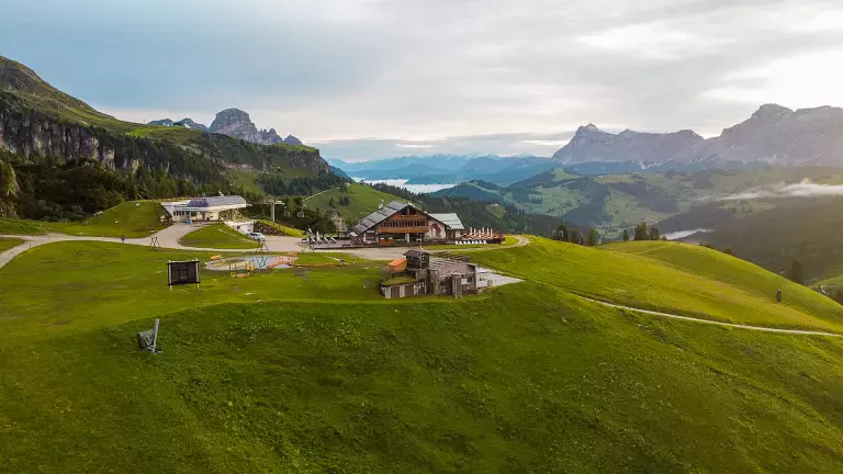 vista dall'alto del rifugio