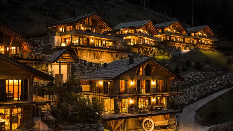 Chalet Monssilva, night view - Alpura
