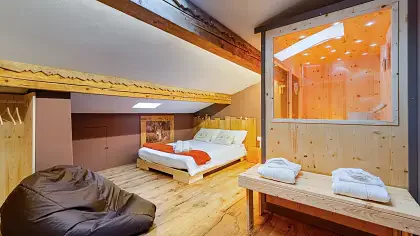 Schlafzimmer mit Sauna – FantasyHome