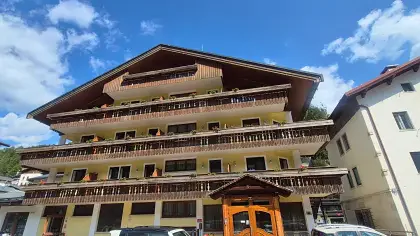 esterno con terrazza Hotel Garnì Posta