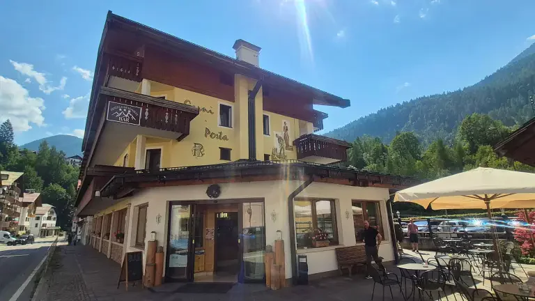 esterno con terrazza Hotel Garnì Posta