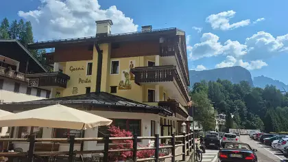 esterno con terrazza Hotel Garnì Posta