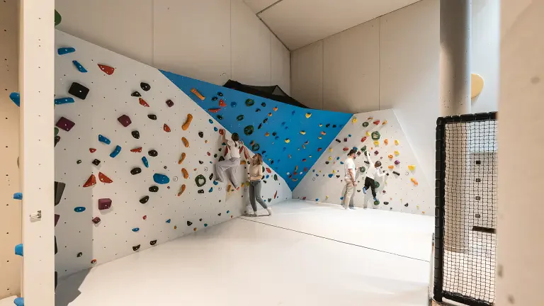 palestra arrampicata interna – DAS GERSTL Family Retreat