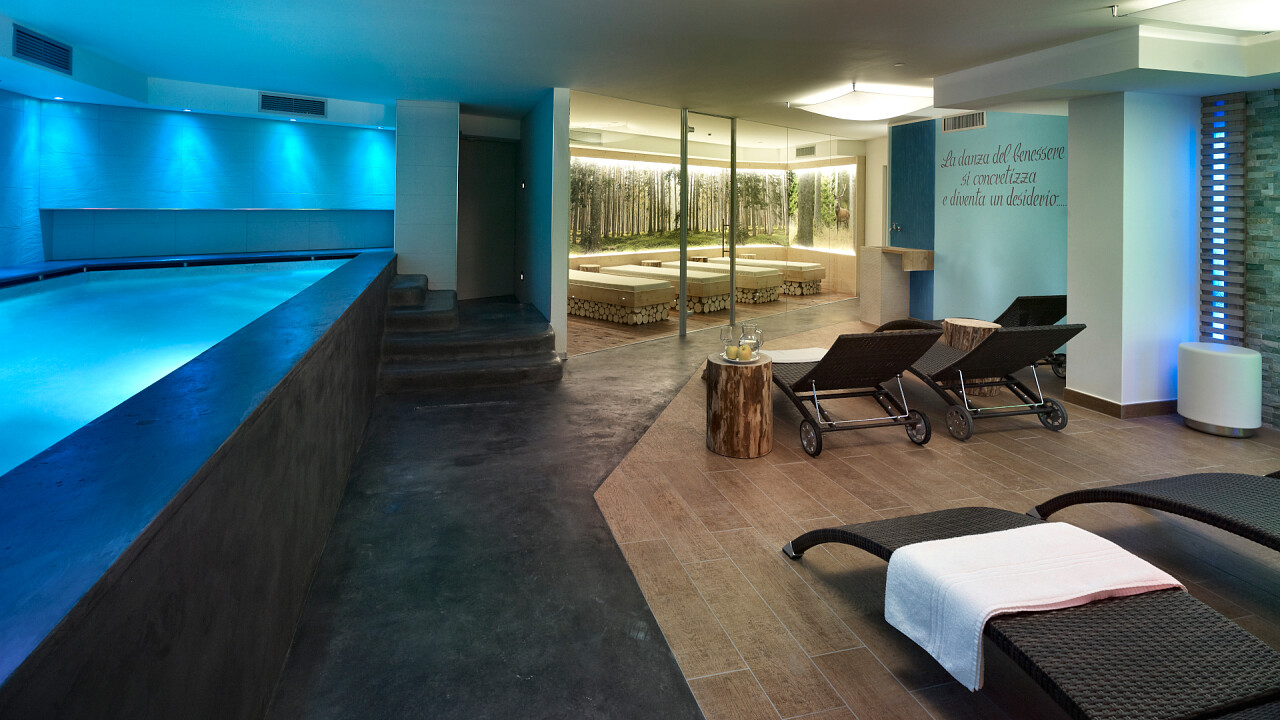 Interno spa Color Home Suite Apartments