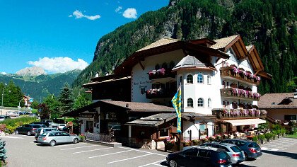 Dolomiti Superski: sciare tra le Dolomiti della Val di Fassa - Trentino