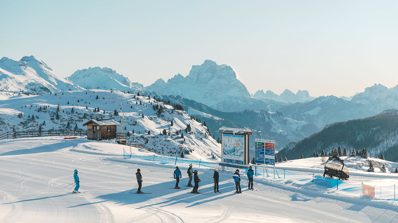 Sciatori sulle piste di Arabba