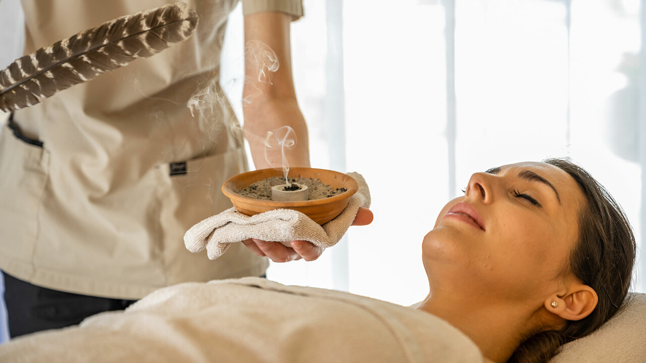 Rituale massaggio Mirabell Dolomites Hotel . Luxury . Ayurveda & Spa