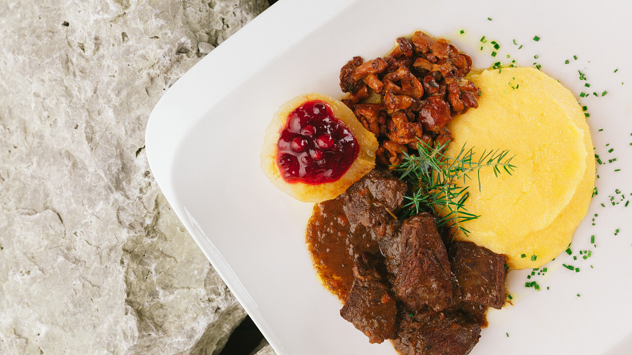Piatto carne con polenta Camping Sass Dlacia