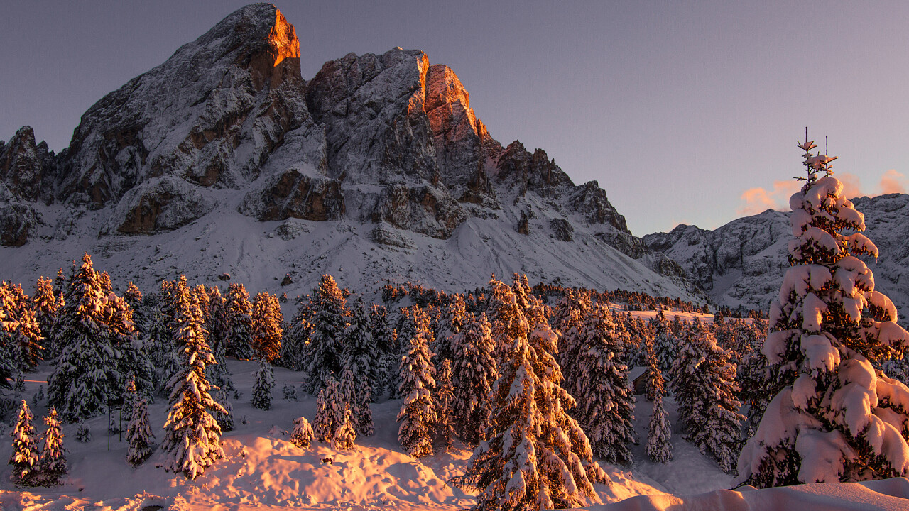 Passo delle Erbe tramonto inverno Mountain Lodge Ütia de Börz