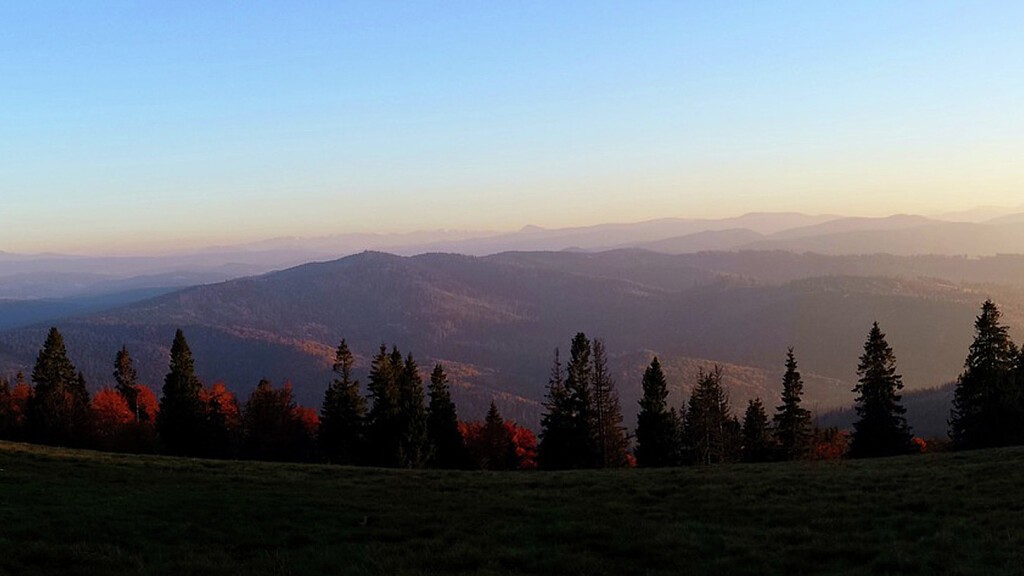 Golden autumn hiking weeks