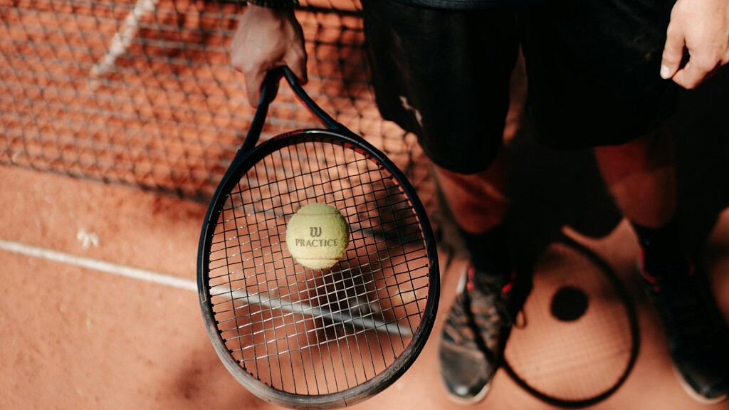 STAY & PLAY TENNIS