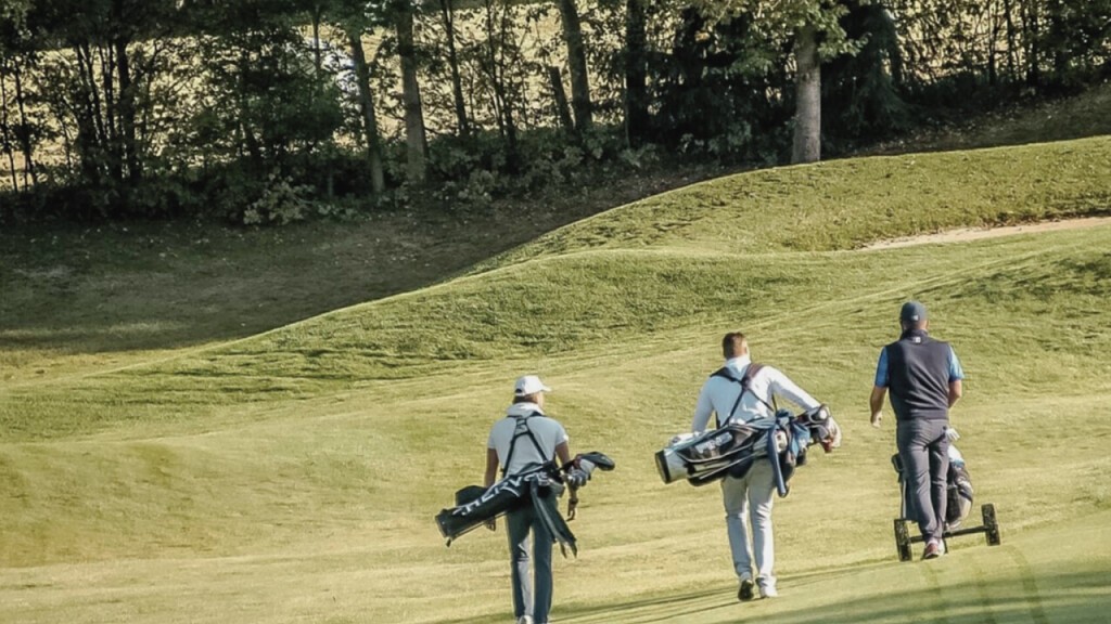 Golf & Mountain Views