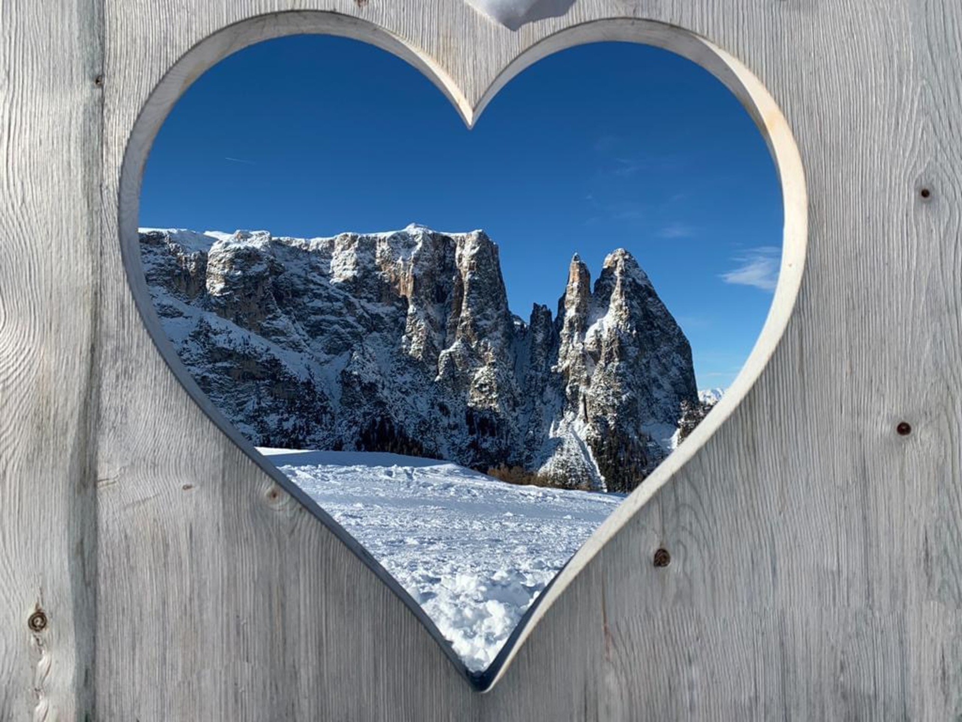 Presulis Romantic Winter Escape