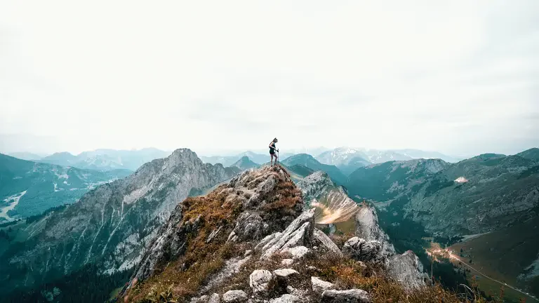 STAY & EXPLORE THE DOLOMITES