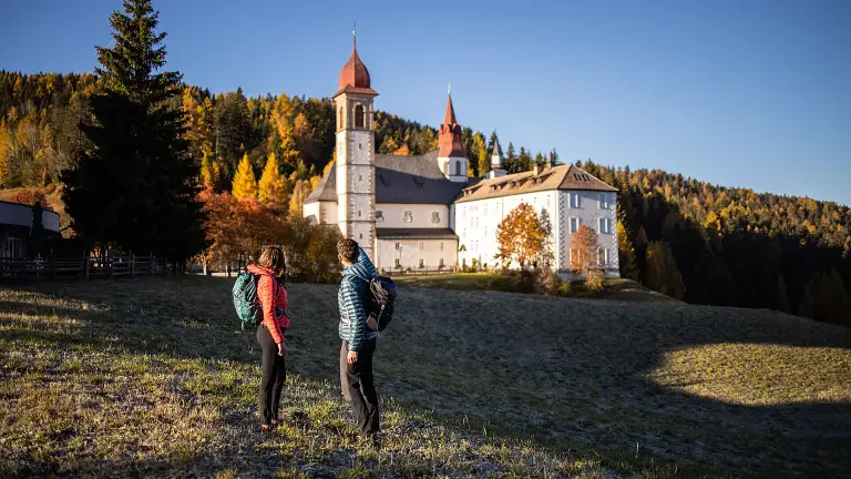 Tra i larici dorati – ottobre ad Altrei