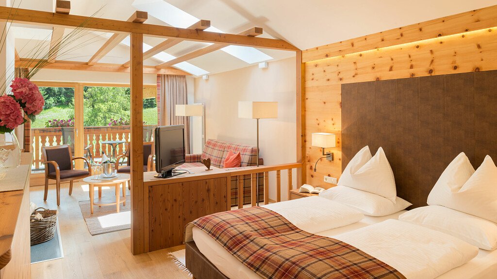 Attic Suite BAD MOOS