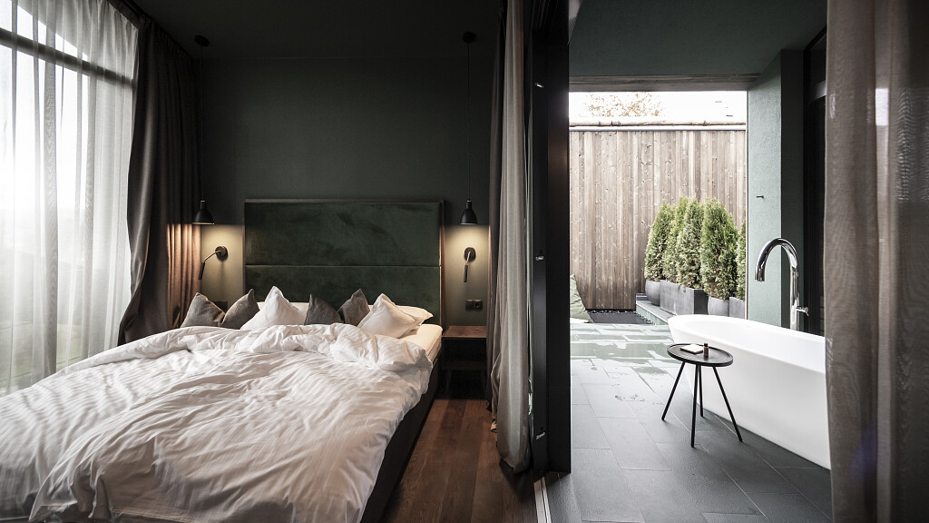 Secret Garden Top Suite