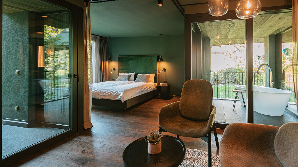 Green Top Suite - Valentines View