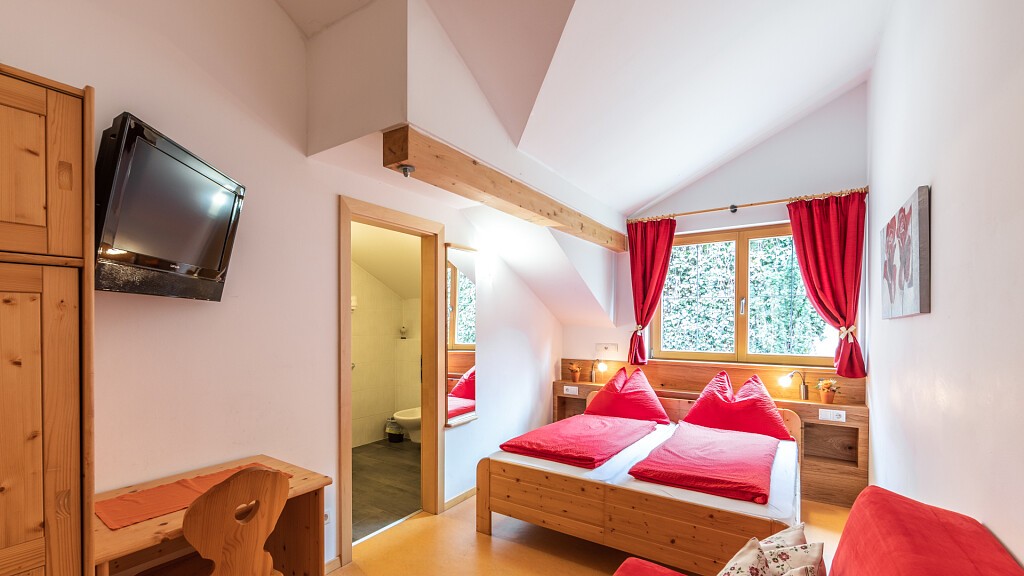 Camera matrimoniale vista giardino