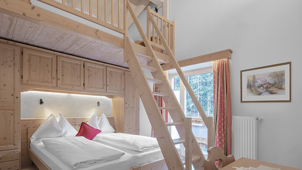 Classic with loft bed