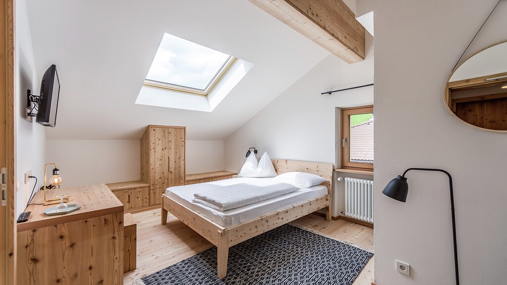 Room with french bed