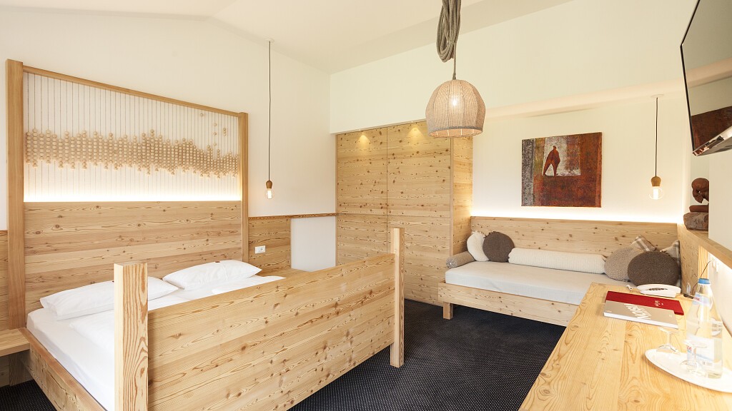 Junior Suite with balcony west