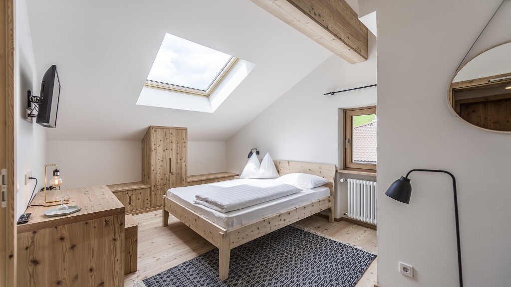 Room with french bed