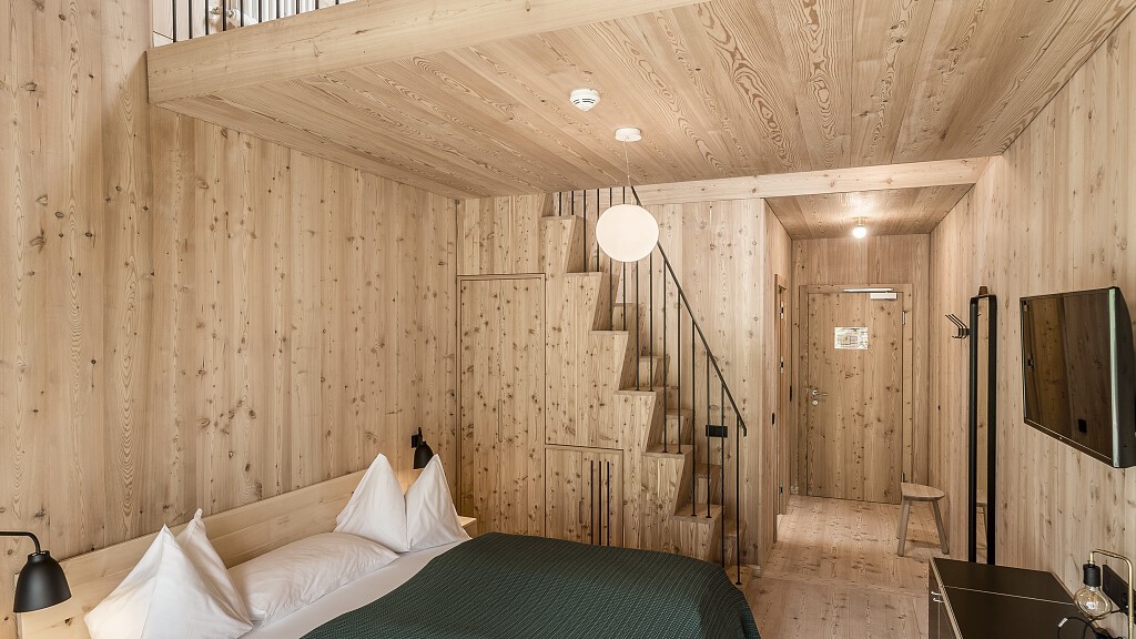 Chalet Junior Suite camera alta with Loggia south