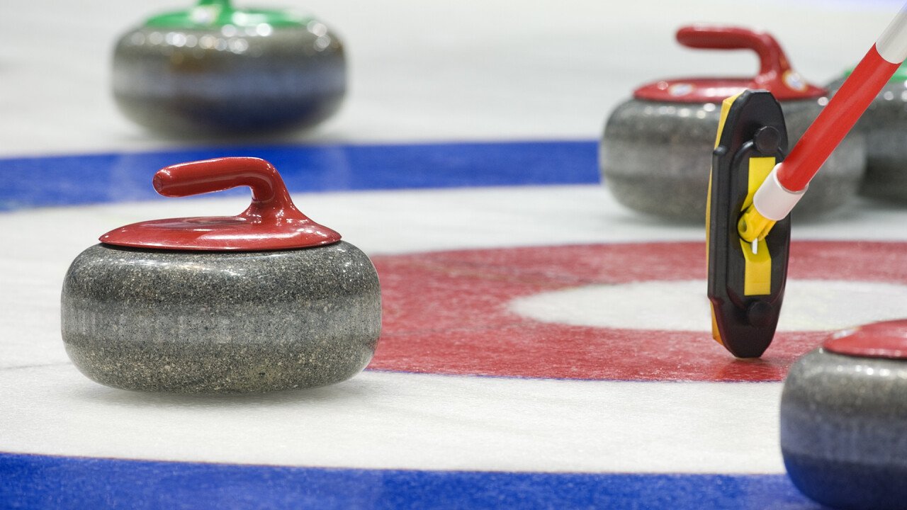 pietra_spazzola_curling_sport_shutterstock