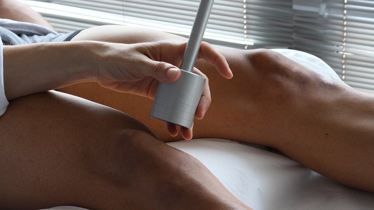 trattamento_laser_ginocchio_pixabay_241luca