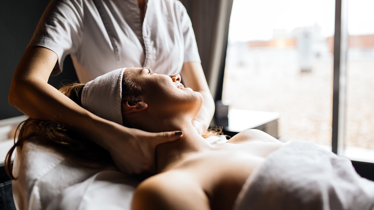 massaggio_collo_depositphotos