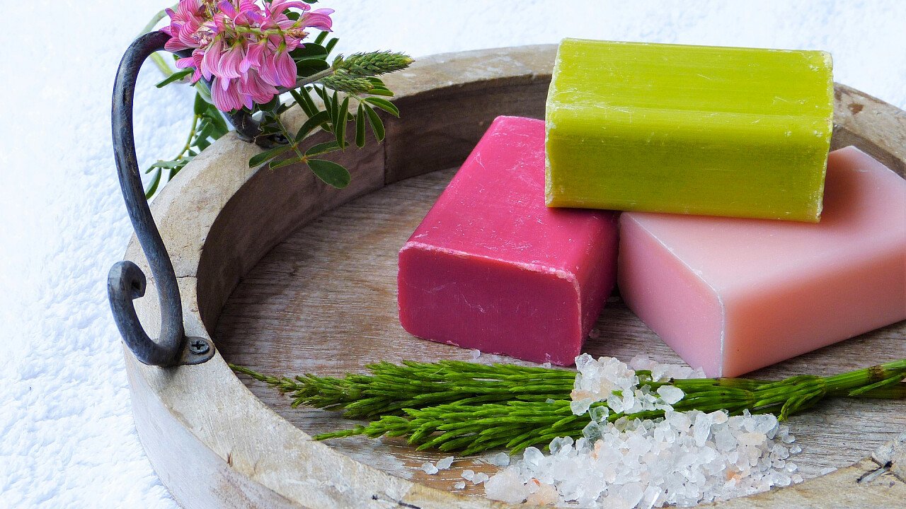 saponette_colorate_profumate_pixabay_silviarita