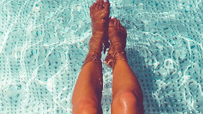 fiore_candela_relax_spa_pixabay_andreas160578