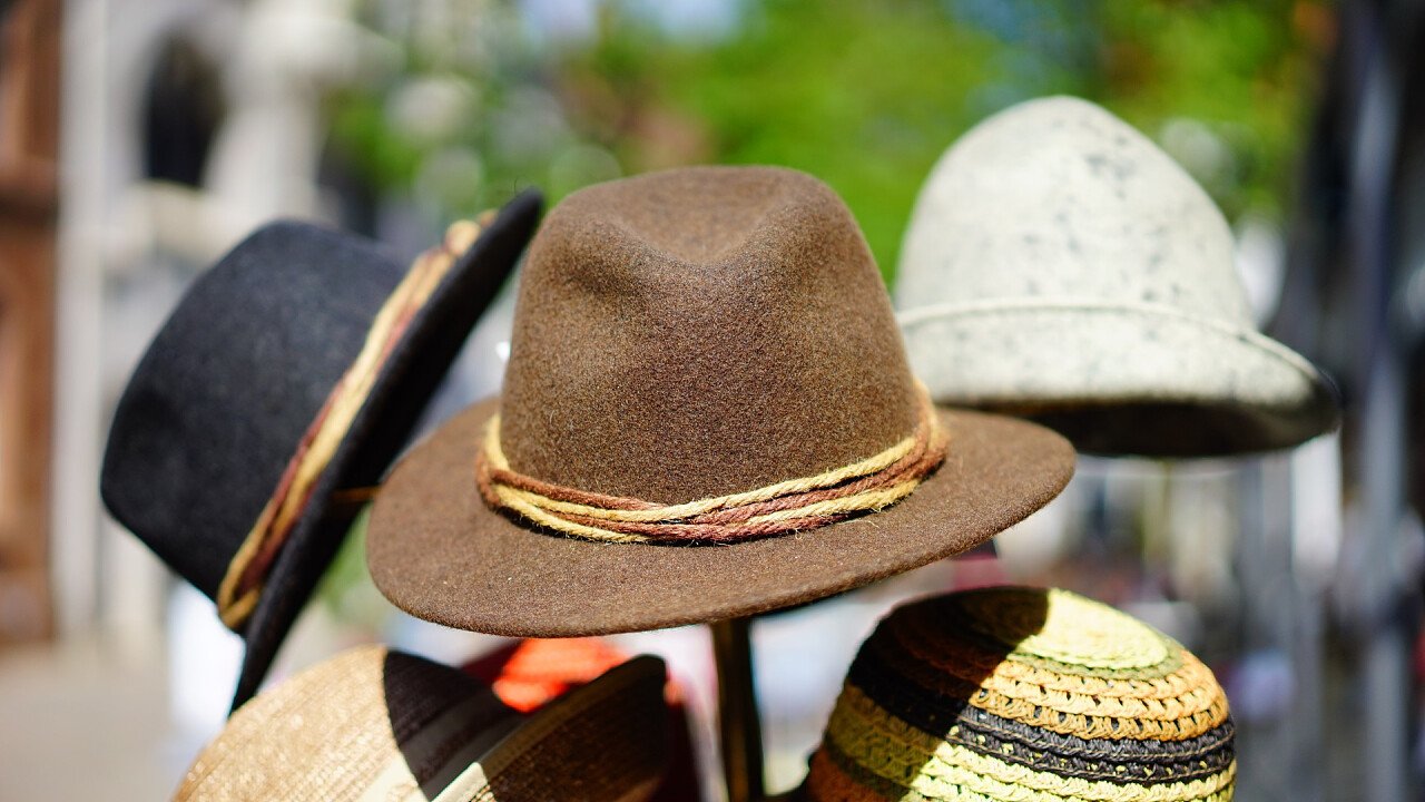 cappelli_lana_cotta_artigianato_pixabay_hans