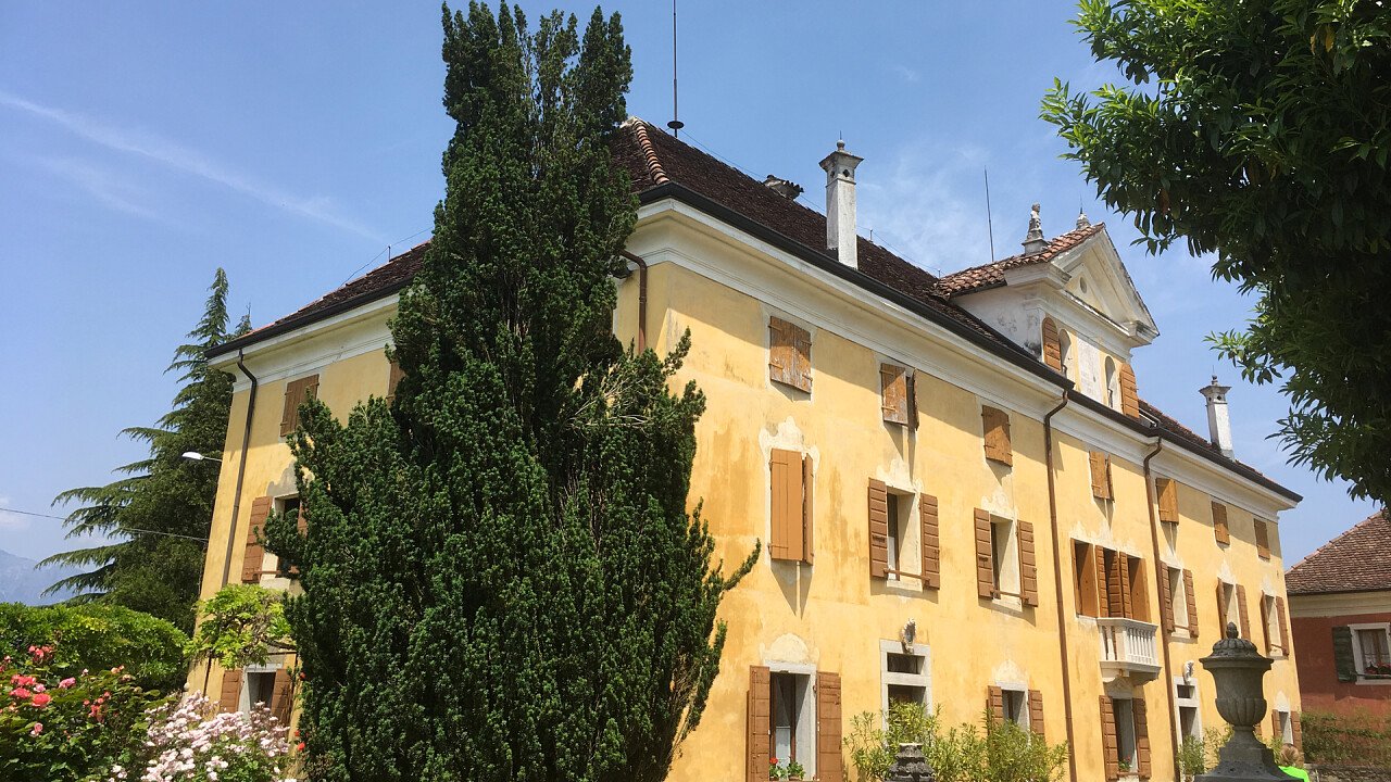 villa_alpago_novello_edificio_intero_frontin_valentina_pellegrinon